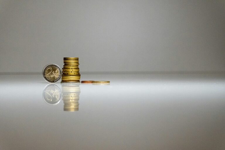 10 Everyday Expenses That No Longer Make Sense in 2026